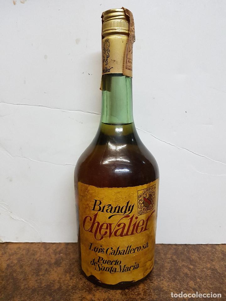 Coleccionismo de vinos y licores: BOTELLA DE BRANDY CHEVALIER (precinto de 4 pta.)