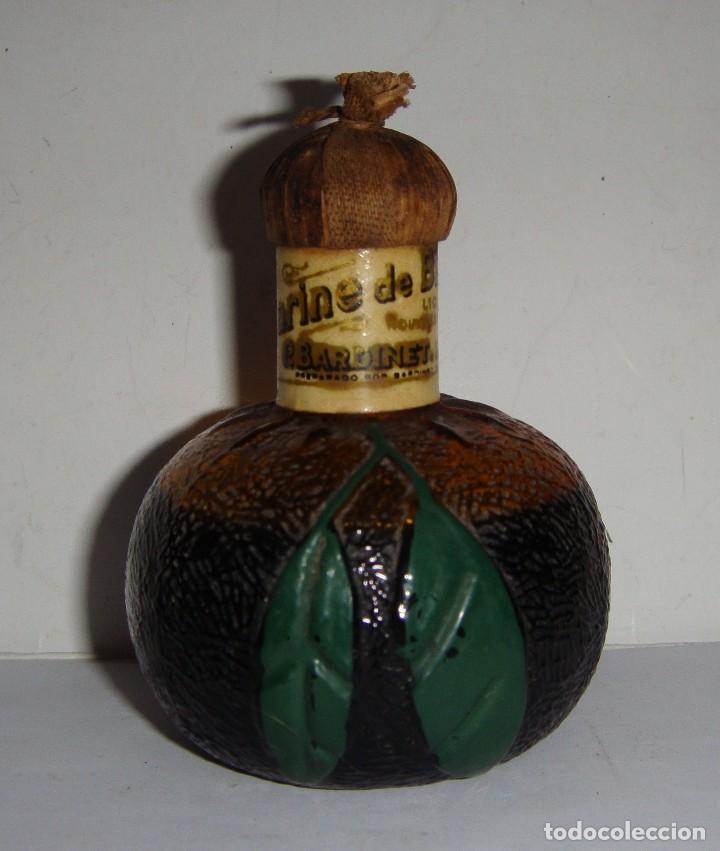 Coleccionismo de vinos y licores: Botell&iacute;n Mandarine de Blida &middot; Destiler&iacute;as Bardinet &middot; Francia &middot; ca. 1940&ndash;1960