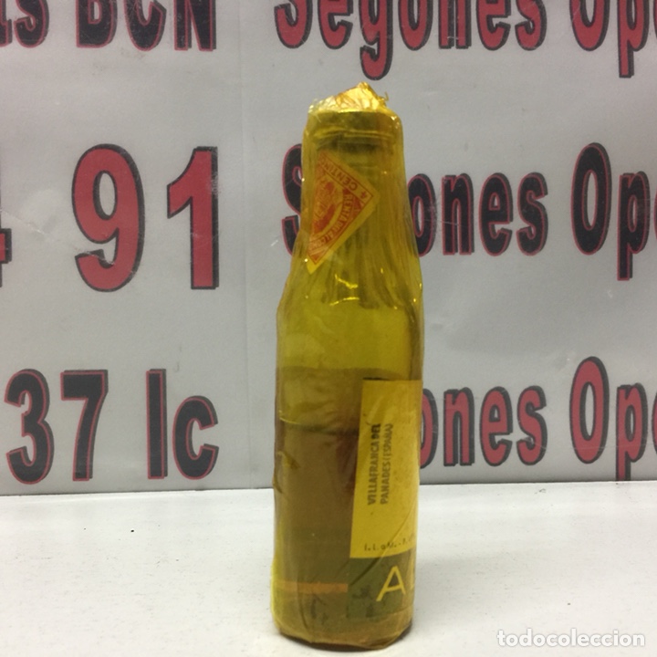 Coleccionismo de vinos y licores: Botella brandy alberti 11cm - Foto 2