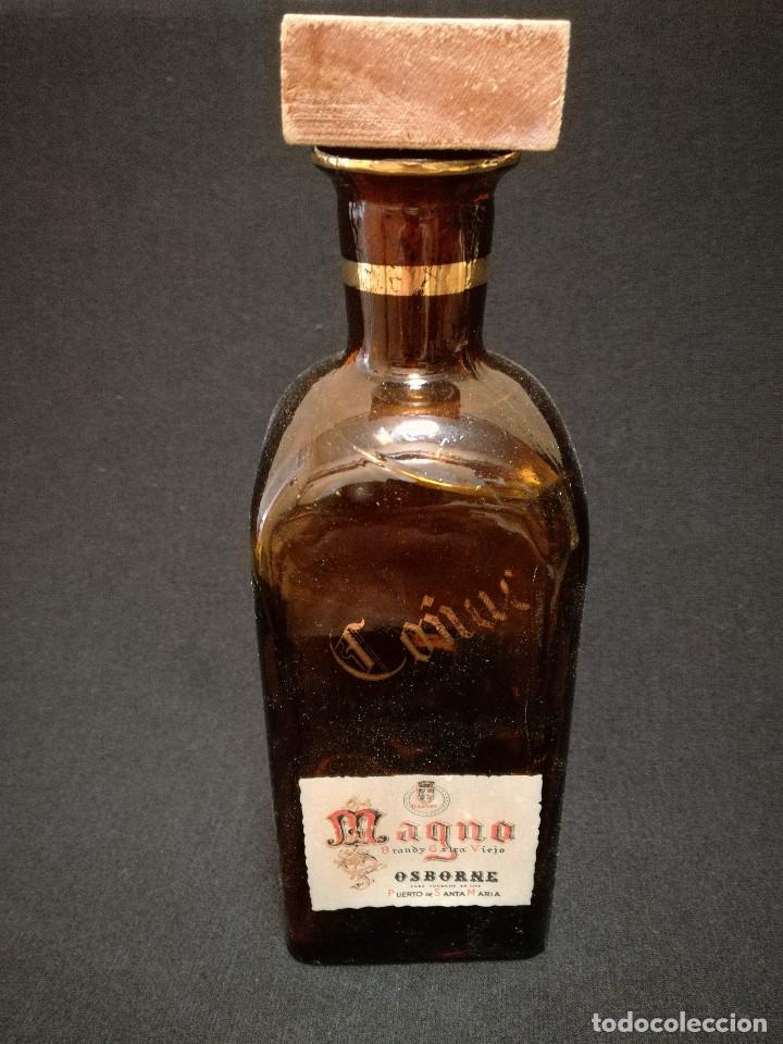 Coleccionismo de vinos y licores: ANTIGUA BOTELLA PUBLICIDAD DE ADORNO - BRANDY EXTRA VIEJO MAGNO - OSBORNE
