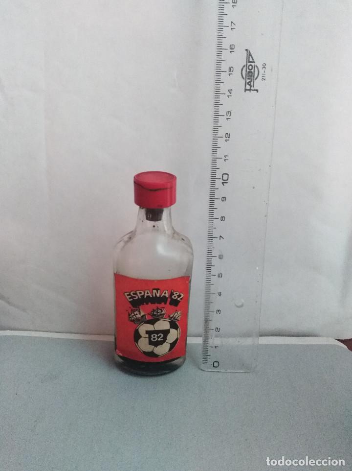 Coleccionismo de vinos y licores: botella botellin futbol mundial espa&ntilde;a 1982 rareza