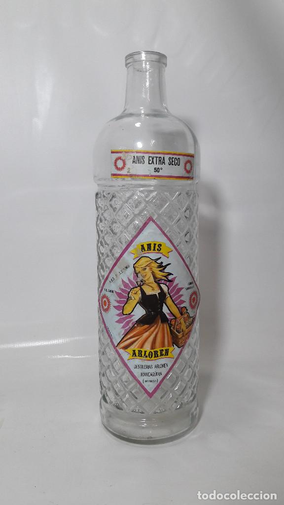 Collection of wines and liquors: ANTIGUA BOTELLA ANIS ARLOREN TORREAGUERA MURCIA, MEDIDA DE ALTO 29.5 CM.