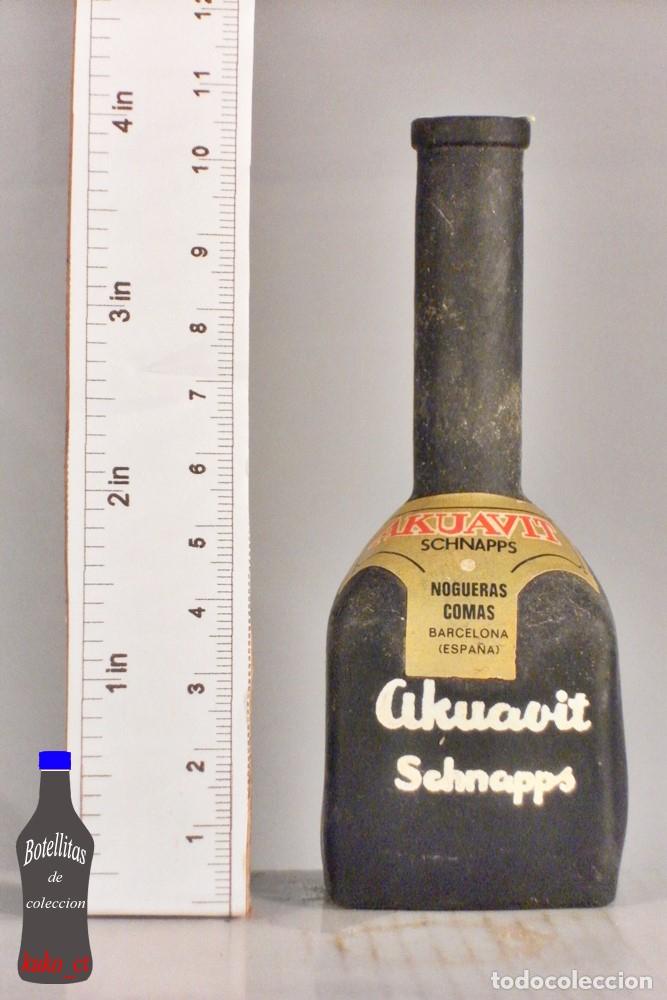 Sammlung von Weinen und Lik&ouml;ren: BOTELLITA BOTELLIN AKUAVIT SCHNAPPS NOGUERAS COMAS BARCELONA ESPA&Ntilde;A