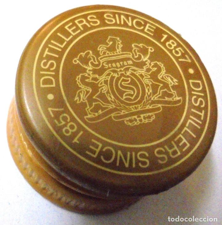 Coleccionismo de vinos y licores: TAP&Oacute;N ROSCA GINEBRA SEAGRAM'S DISTILLERS SINCE 1857