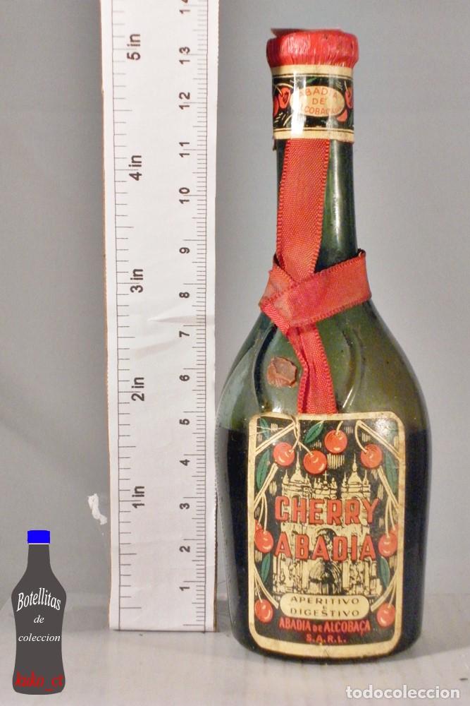 Sammlung von Weinen und Lik&ouml;ren: BOTELLITA BOTELLIN CHERRY ABADIA APERITIVO DIGESTIVO ABADIA DE ALCOBACA S.A.R.L