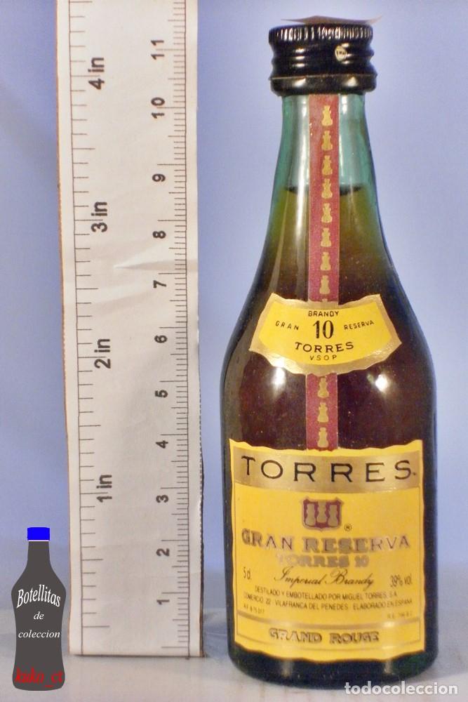 Coleccionismo de vinos y licores: BOTELLITA BOTELLIN TORRES GRAND ROUG IMPERIAL BRANDY MIGUEL TORRES VILLAFRANCA DEL PENEDES BARCELONA