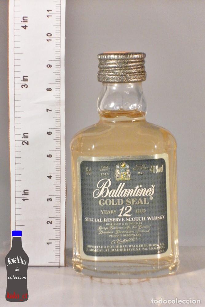 Coleccionismo de vinos y licores: BOTELLITA BOTELLIN BALLANTINES GOLD SEAL 12 YEARS OLD HIRAM WALKER EUROPA MADRID