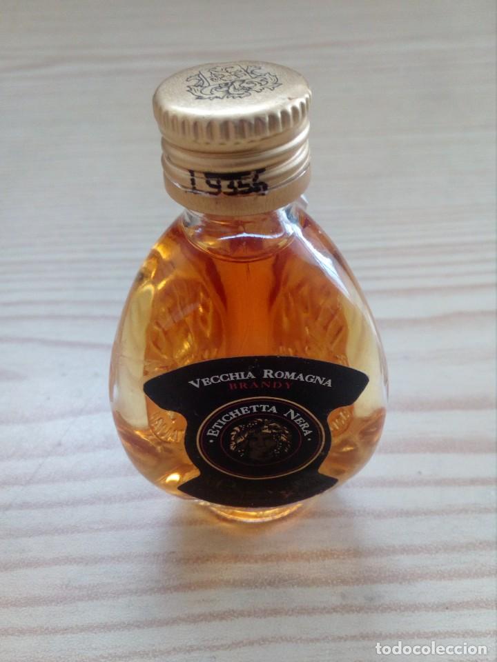 Coleccionismo de vinos y licores: Botellin Brandy Vecchia Romagna Etiqueta Negra