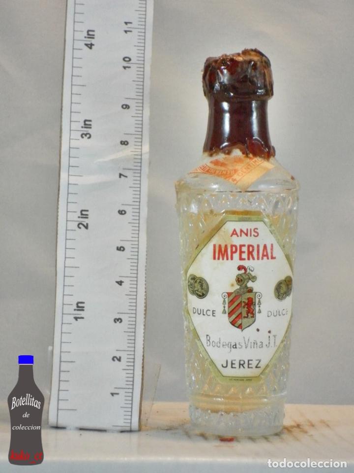 Sammlung von Weinen und Lik&ouml;ren: BOTELLITA BOTELLIN ANIS DULCE IMPERIAL VI&Ntilde;A J.T JEREZ