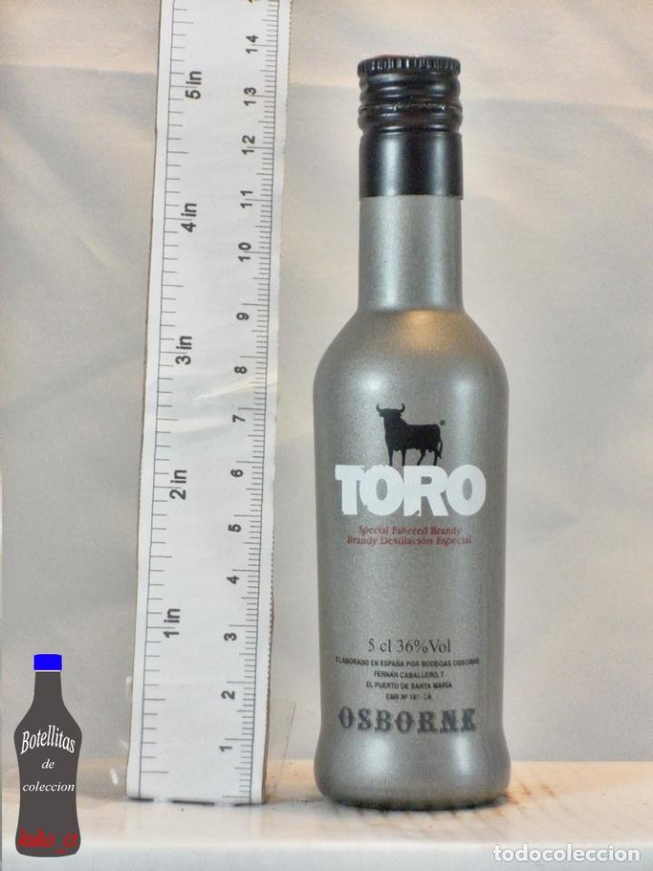 Coleccionismo de vinos y licores: BOTELLITA BOTELLIN TORO BRANDY ESPECIAL BODEGAS OSBORNE PUERTO DE SANTA MARIA