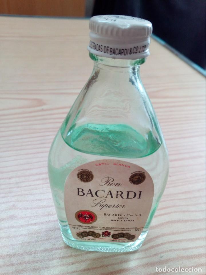 Coleccionismo de vinos y licores: Botellin Ron Bacardi Superior Carta Blanca - Lote 1