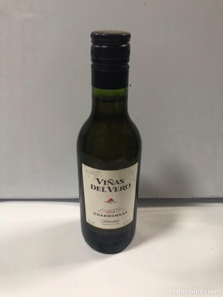 Collectionnisme de vins et liqueurs: BOTELLIN CHARDONNAY SOMONTANO. VI&Ntilde;AS DEL VERO. 2003. CAPACIDAD 18,75 CL . 13% VOL.