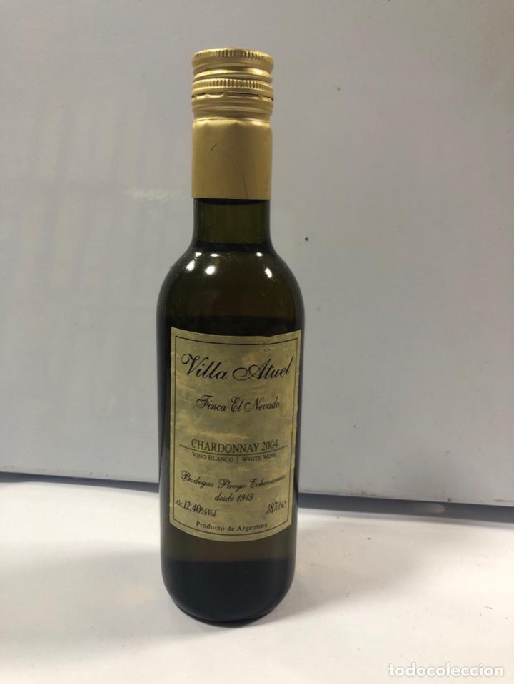 Collectionnisme de vins et liqueurs: BOTELLIN DE VINO BLANCO. CHARDONNAY 2004. VILLA ATUEL. FINCA EL NEVADO. VINO ARGENTINO. 18.7 CL.