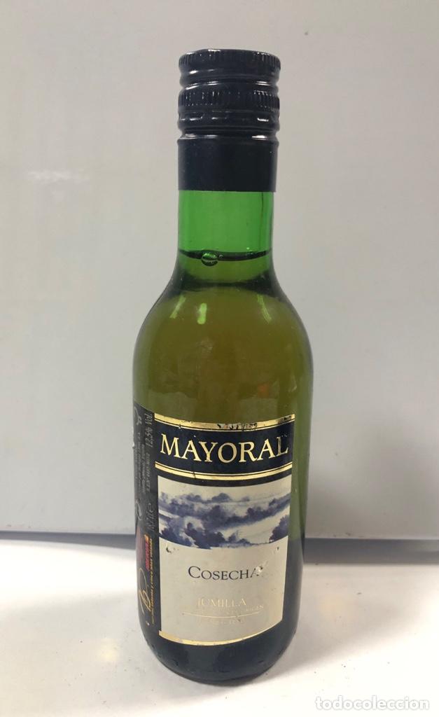 Collectionnisme de vins et liqueurs: BOTELLIN DE VINO TINTO. MAYORAL. JUMILLA DENOMINACION DE ORIGEN. COSECHA 1998. 187 ML. 13% VOL.