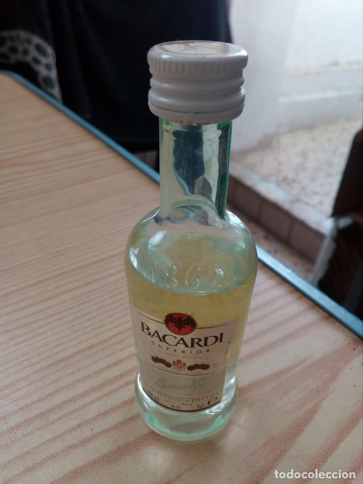 Coleccionismo de vinos y licores: Botellin Bacardi Superior Ron Carta Blanca - Lote 1