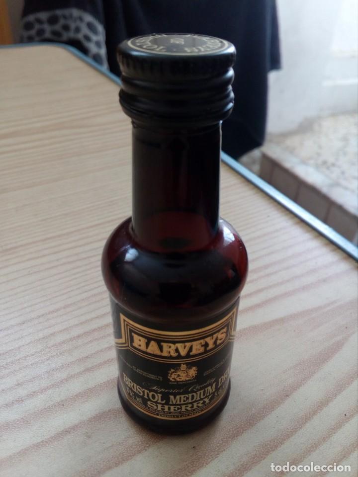 Coleccionismo de vinos y licores: Botellin Harveys Bristol Medium Sherry