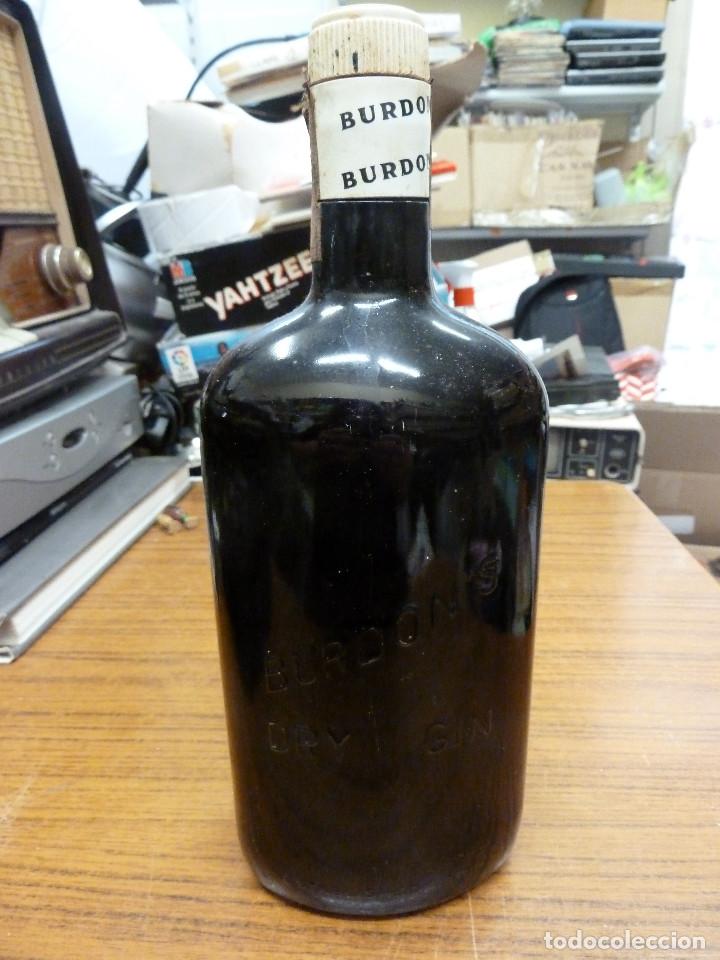 Coleccionismo de vinos y licores: BOTELLA DE BURDONS DRY GIN - Foto 3