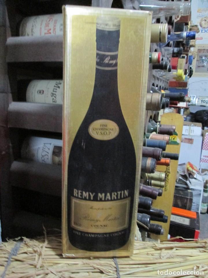Coleccionismo de vinos y licores: ANTIGUA CAJA VACIA BRANDY CO&Ntilde;AC, REMY MARTIN V.S.O.P.
