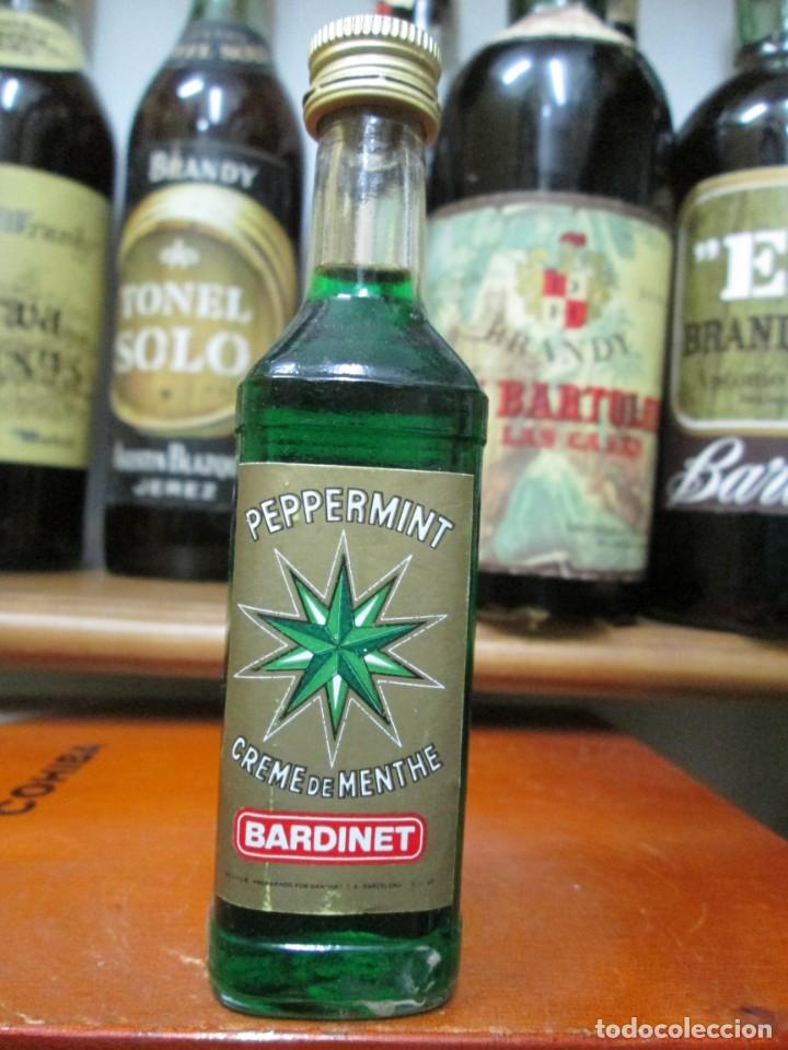 Coleccionismo de vinos y licores: ANTIGUO BOTELLIN BRANDY CO&Ntilde;AC, PEPPERMINT CREME MENTA DE BARDINET