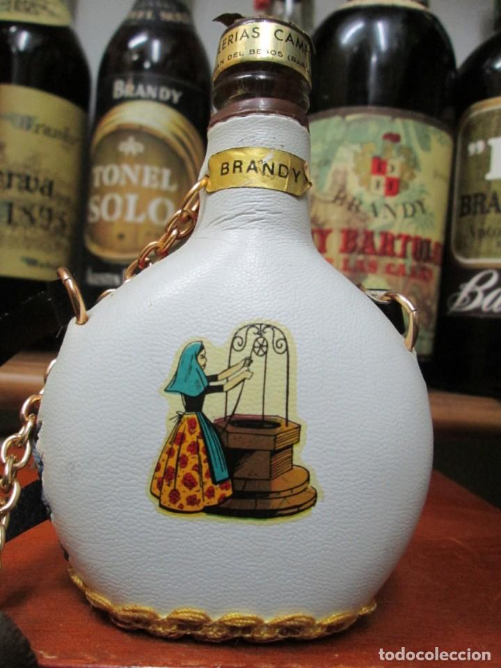 Coleccionismo de vinos y licores: ANTIGUO BOTELLIN BRANDY CO&Ntilde;AC, DESTILERIAS CAMPENY 13 CM ALTURA