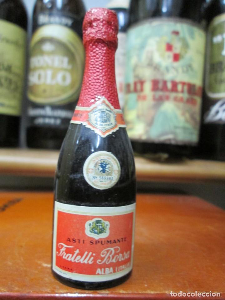Coleccionismo de vinos y licores: ANTIGUO BOTELLIN BRANDY CO&Ntilde;AC,ASTI ESPUMANTE FRATLLI BORSA, ITALIS 9 CM ALTURA