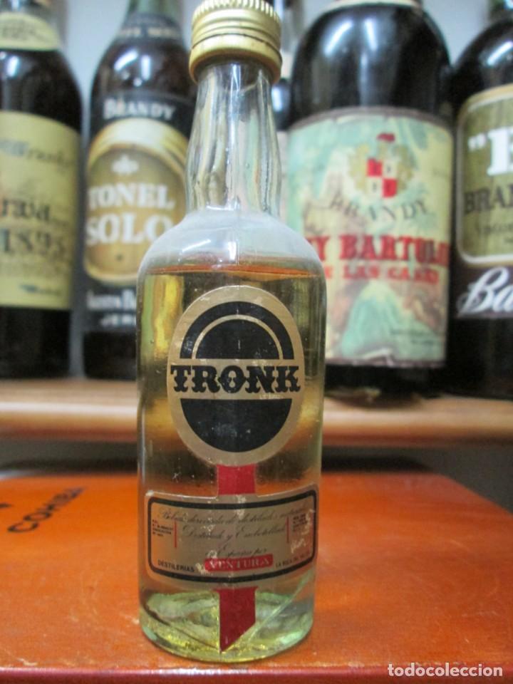Coleccionismo de vinos y licores: ANTIGUO BOTELLIN BRANDY CO&Ntilde;AC, TRONK VENTURA 12 CM ALTURA