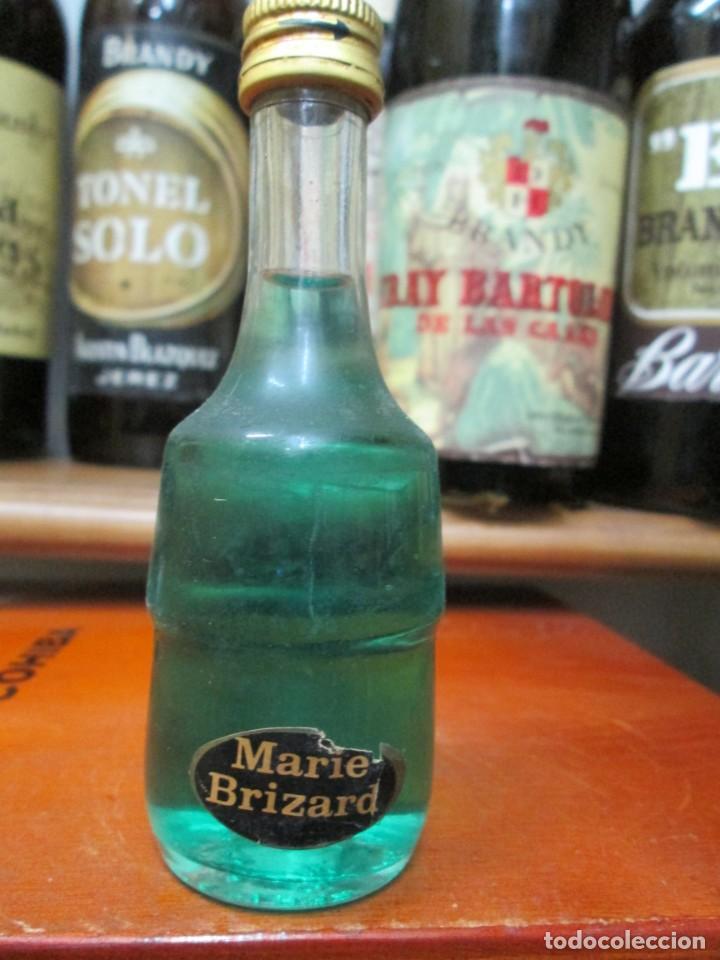 Coleccionismo de vinos y licores: ANTIGUO BOTELLIN BRANDY CO&Ntilde;AC, MENTA MARIE BRIZARD 11 CM