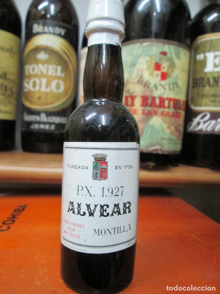 Coleccionismo de vinos y licores: ANTIGUO BOTELLIN BRANDY CO&Ntilde;AC, P.X 1927 ALVEAR MONTILLA 13 CM
