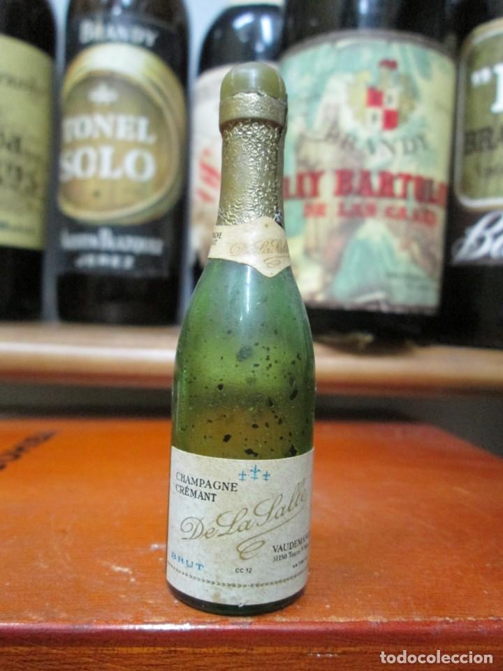 Coleccionismo de vinos y licores: ANTIGUO BOTELLIN BRANDY CO&Ntilde;AC, CHAMPAGNE DE LA SALLE 8 CM
