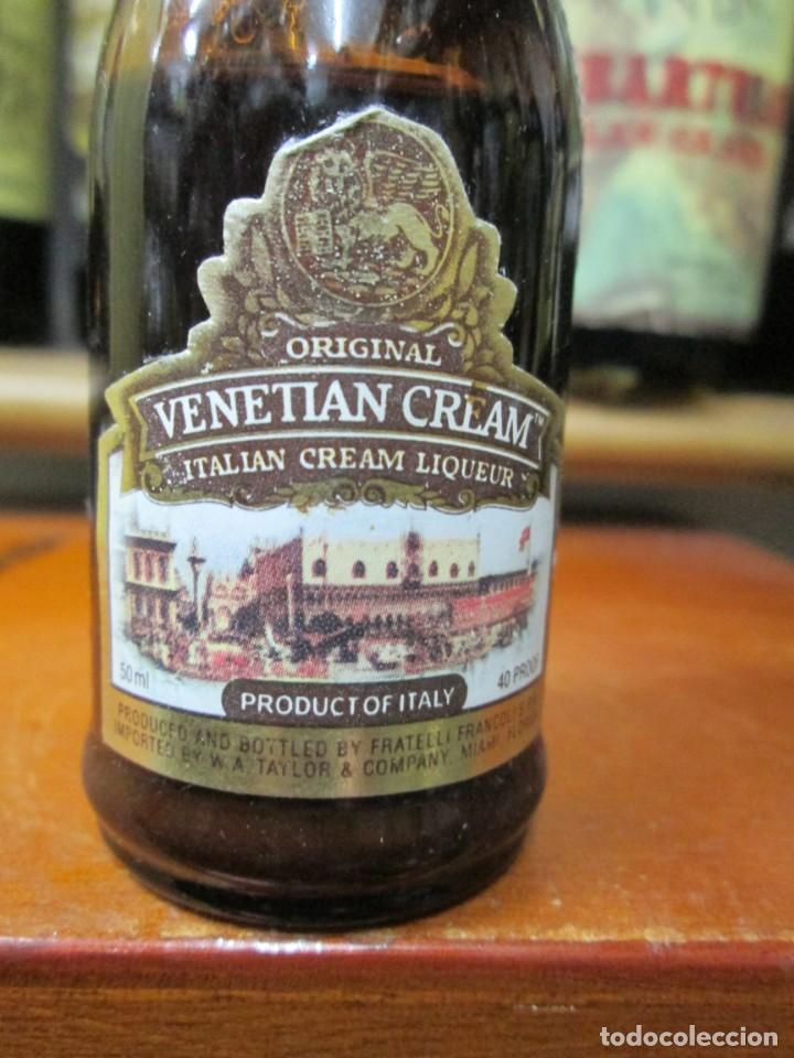 Coleccionismo de vinos y licores: ANTIGUO BOTELLIN BRANDY CO&Ntilde;AC, ORIGINAL VENETIAN CREAM ITALIA 11 CM
