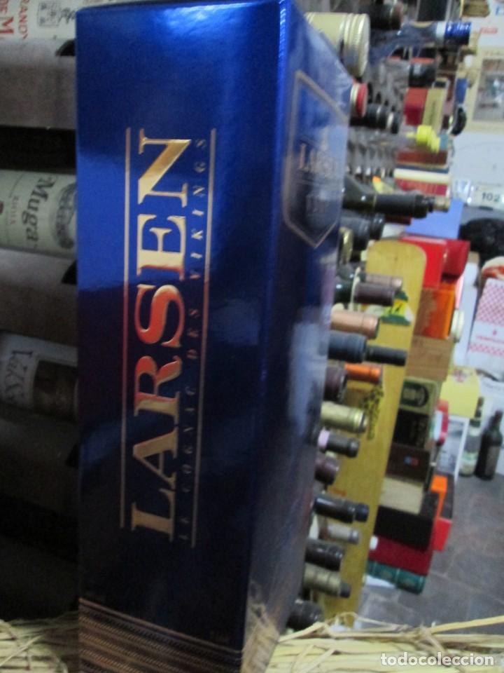 Coleccionismo de vinos y licores: ANTIGUA CAJA VACIA BRANDY CO&Ntilde;AC, LARSEN