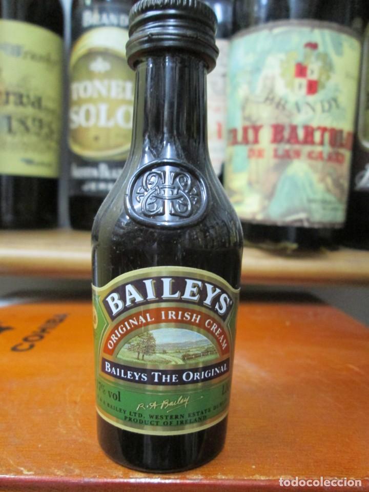 Coleccionismo de vinos y licores: ANTIGUO BOTELLIN BRANDY CO&Ntilde;AC, BAILEYS ORIGINAL IRISH CREAM