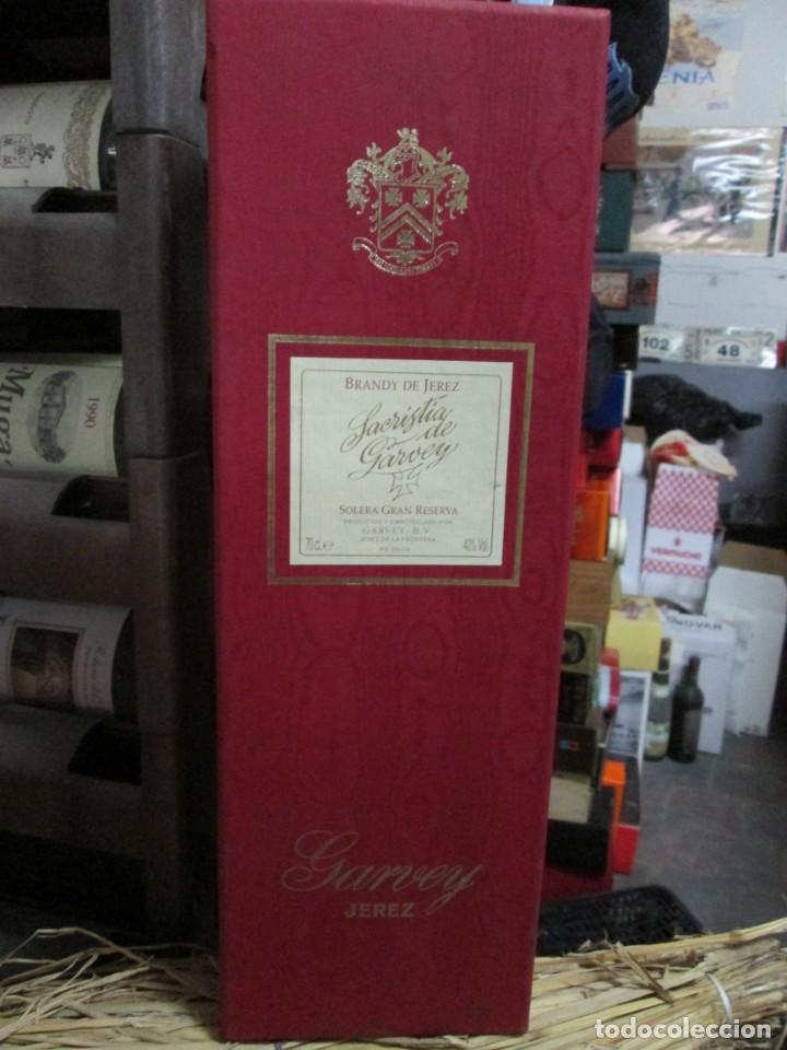 Coleccionismo de vinos y licores: ANTIGUA CAJA VACIA BRANDY CO&Ntilde;AC, SACRISTIA DE GARVEY