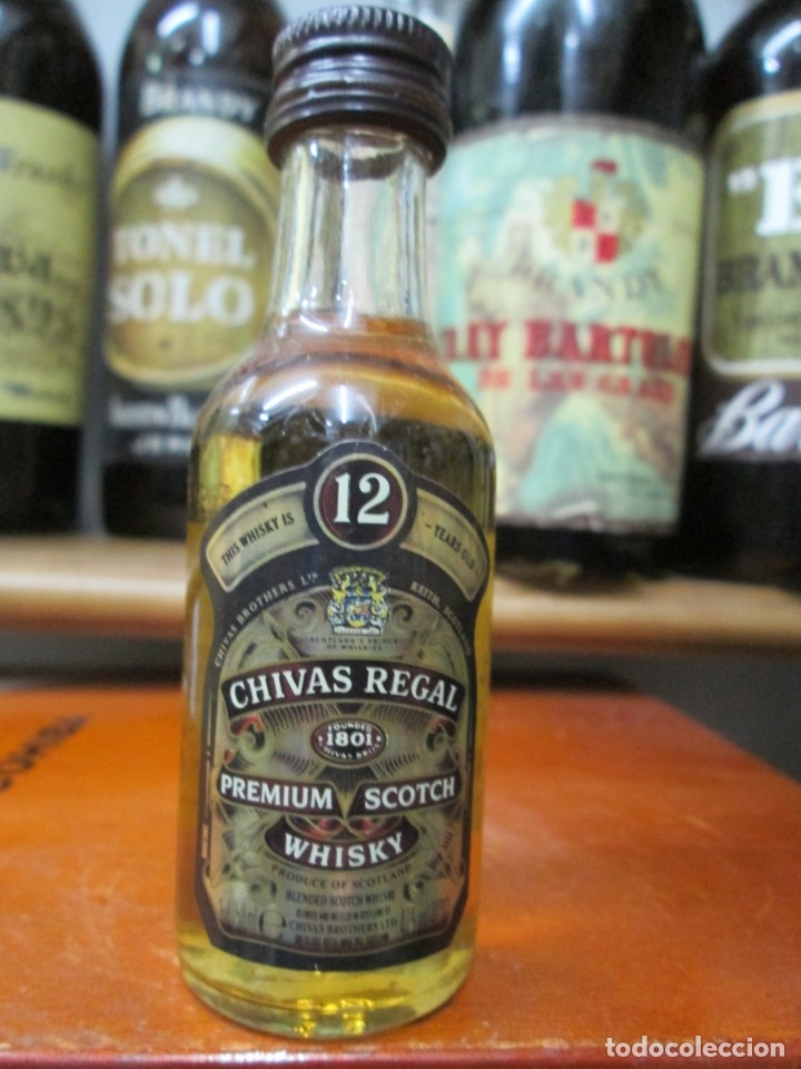 Coleccionismo de vinos y licores: ANTIGUO BOTELLIN BRANDY CO&Ntilde;AC, CHIVAS REGAL 12 A&Ntilde;OS