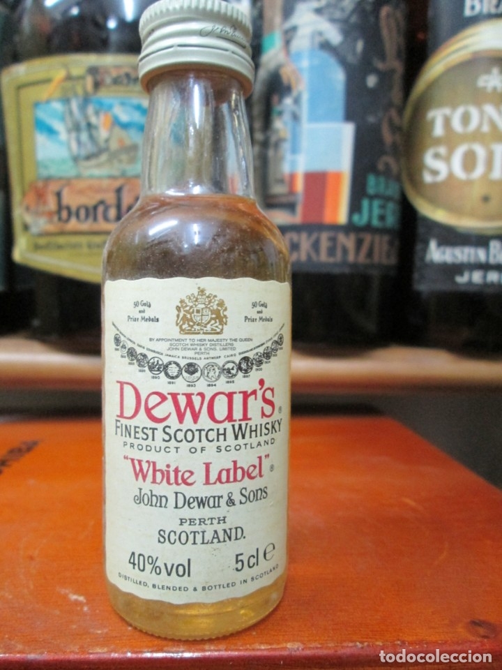 Coleccionismo de vinos y licores: ANTIGUO BOTELLIN BRANDY CO&Ntilde;AC, DEWAR&acute;S WBITE LABEL WHISKY