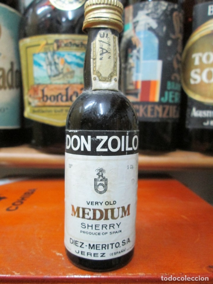 Coleccionismo de vinos y licores: ANTIGUO BOTELLIN BRANDY CO&Ntilde;AC, DON ZOILO VERY OLD CREAM