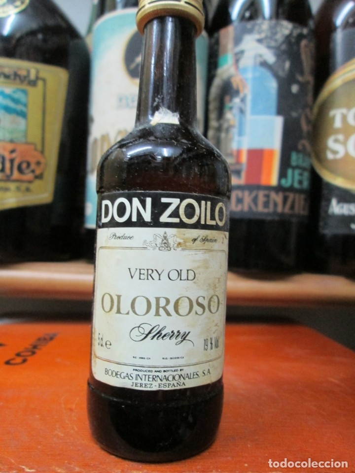 Coleccionismo de vinos y licores: ANTIGUO BOTELLIN BRANDY CO&Ntilde;AC, DON ZOILO VERY OLD OLOROSO SHERRY