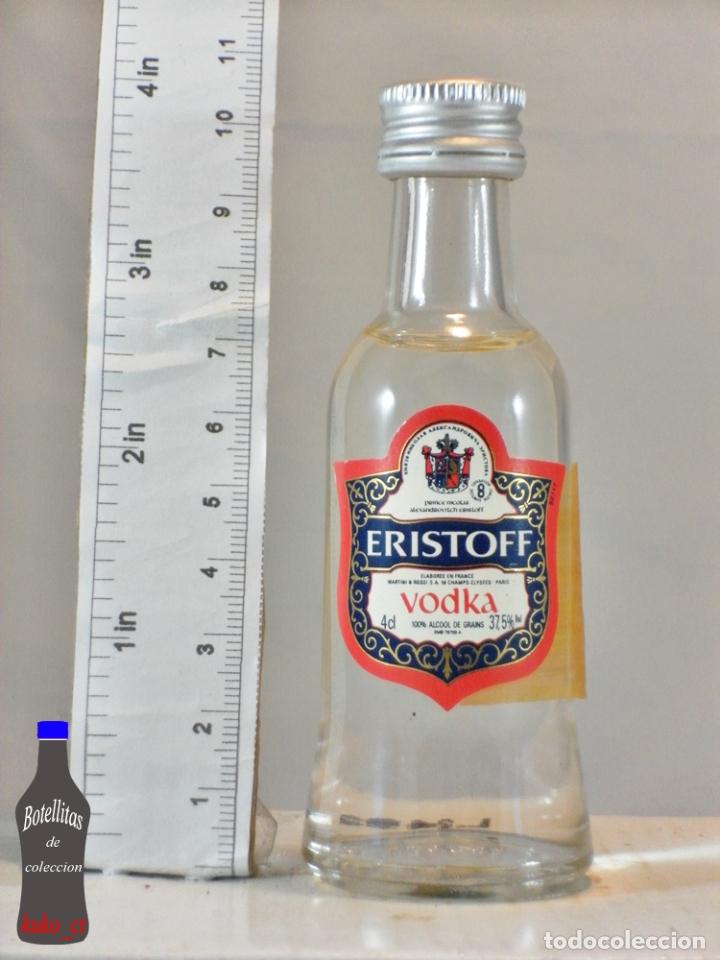 Sammlung von Weinen und Lik&ouml;ren: BOTELLITA BOTELLIN VODKA ERISTOFF FRANCE MARTINI & ROSSI