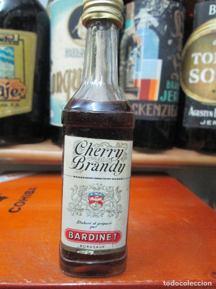 Coleccionismo de vinos y licores: ANTIGUO BOTELLIN BRANDY CO&Ntilde;AC,CHERRY BRANDY BARDINET