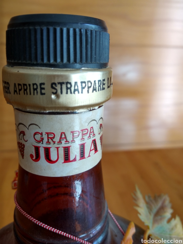 Coleccionismo de vinos y licores: Grappa Julia. Precintada - Foto 4