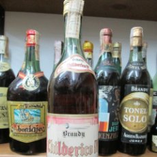 Coleccionismo de vinos y licores: ANTIGUA BOTELLA BRANDY COÑAC, CHILDERICO IV DESTILERIAS BELMONTE MURCIA, IMPUESTO DE 4 PTS.
