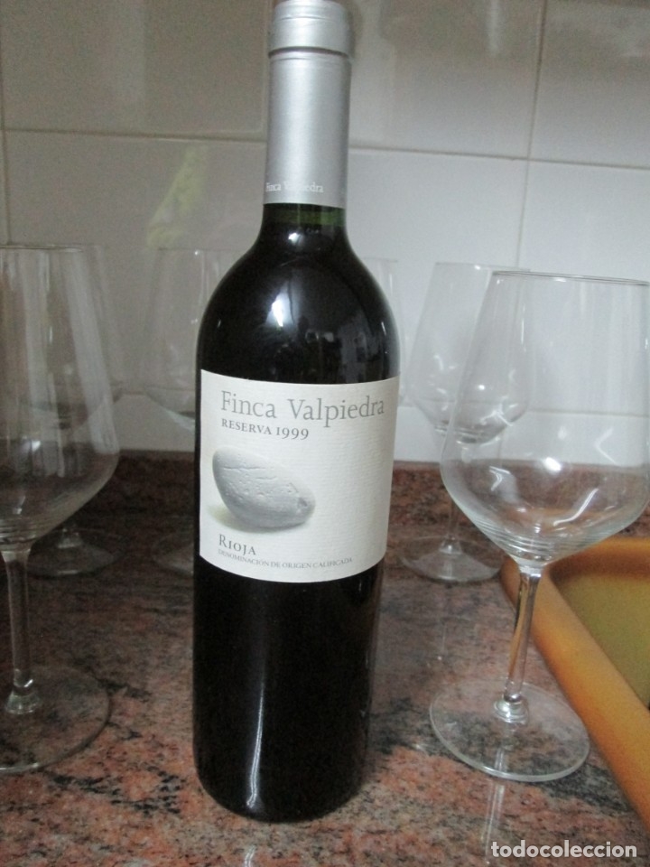 Sammlung von Weinen und Lik&ouml;ren: ANTIGUA BOTELLA VINO FINCA VALPIESDRA RESERVA 1999