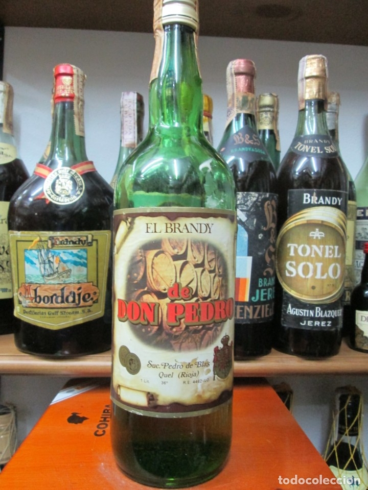 Coleccionismo de vinos y licores: ANTIGUA BOTELLA BRANDY CO&Ntilde;AC, DE DON PEDRO, IMPUESTO DE 4 PTS. DECADA 60-70