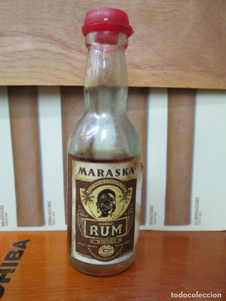 Sammlung von Weinen und Lik&ouml;ren: ANTIGUO BOTELLIN , MARASKA RUM