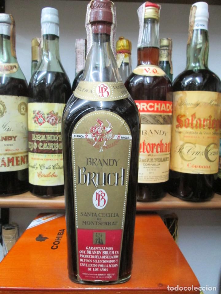 Coleccionismo de vinos y licores: ANTIGUA BOTELLA BRANDY CO&Ntilde;AC, BRUCH SANTA CECILIA DE MONTSERRAT SOLERA LEGITIMA 80 CTS.
