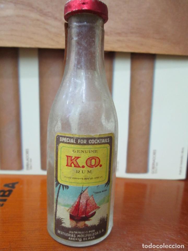 Sammlung von Weinen und Lik&ouml;ren: ANTIGUO BOTELLIN RUM K.O. GENUINE
