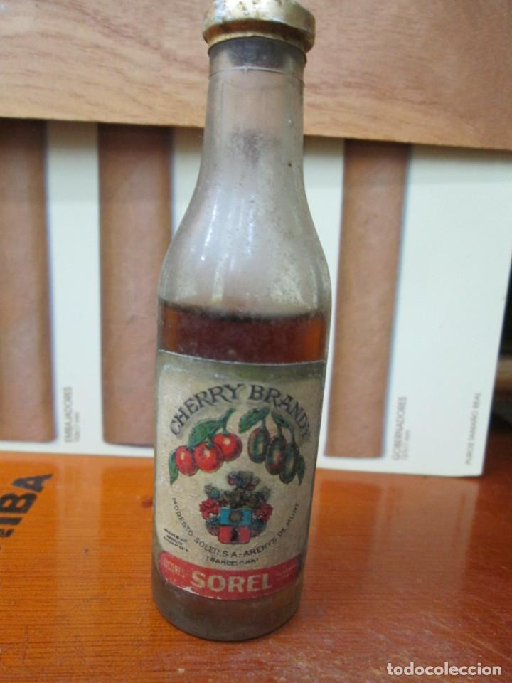 Coleccionismo de vinos y licores: ANTIGUO BOTELLIN, CHERRY BRANDY SOREL