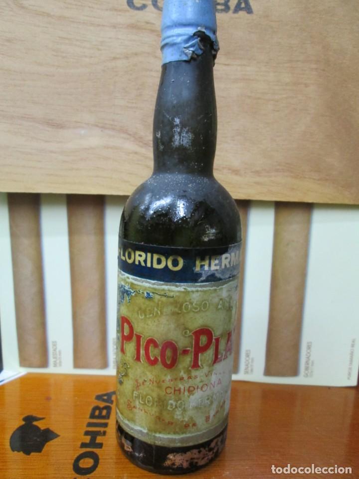 Collection of wines and liquors: ANTIGUO BOTELLIN PICO-PLATA FLORIDO HERMANO CHIPIONA