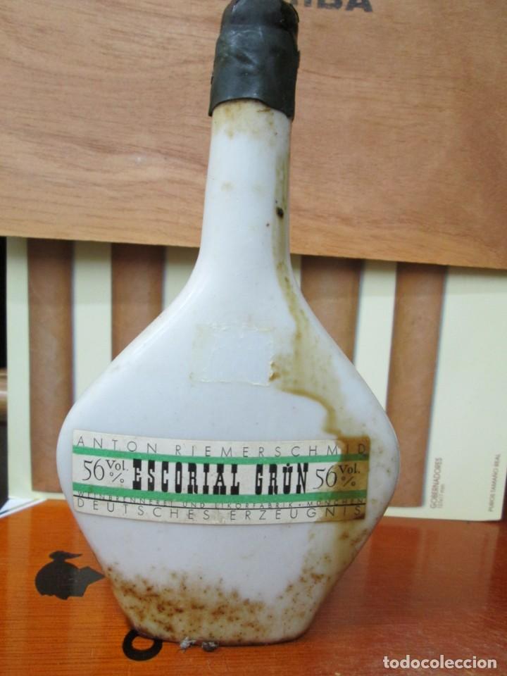 Collection of wines and liquors: ANTIGUO BOTELLIN, ESCORIAL GRUN