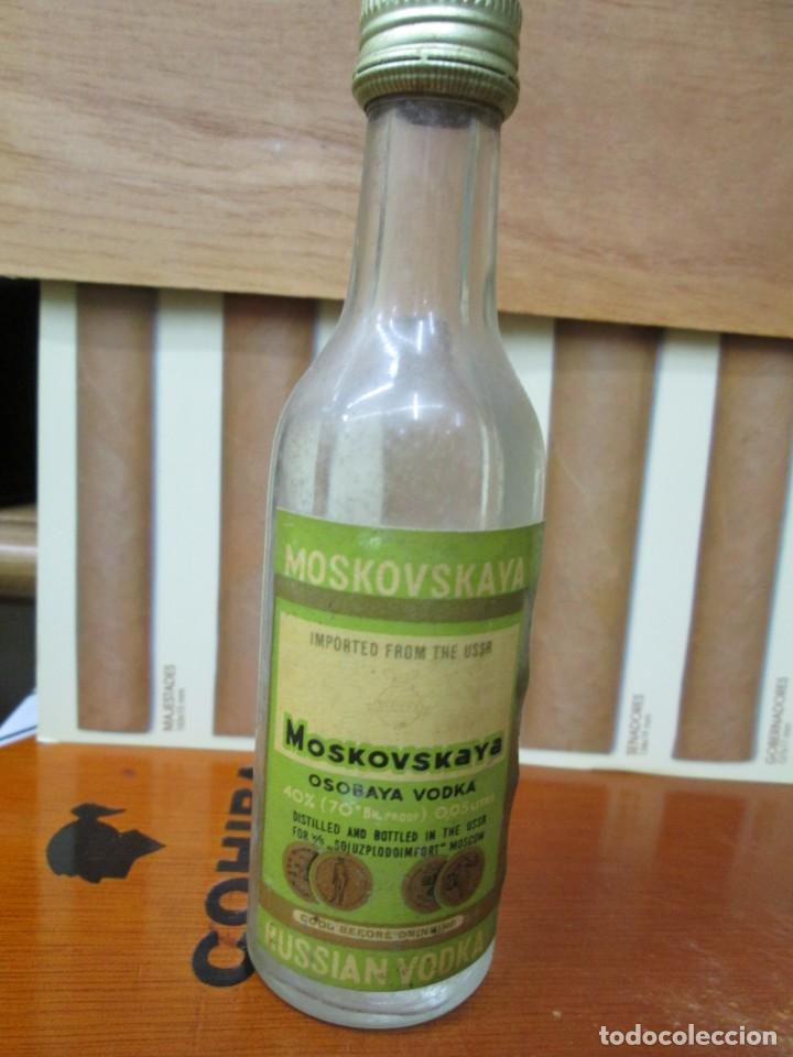Collection of wines and liquors: ANTIGUO BOTELLIN, WODKA MOSKOVSKAYA RUSSIAN